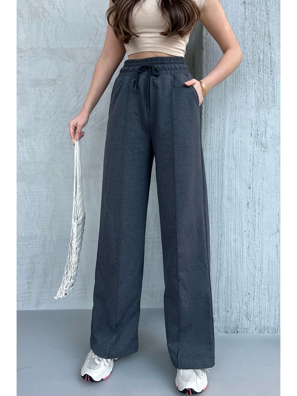 Kadın Mevsimlik Salaş Geniş Paça Yüksek Bel Antrasit Eşofman Altı-2