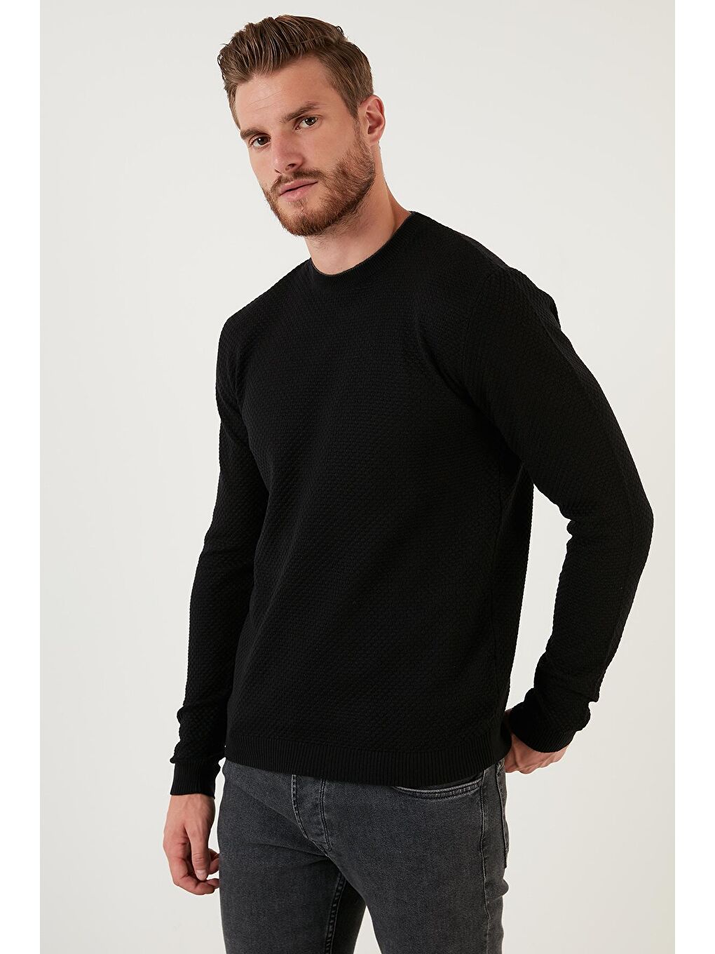 Siyah Pamuklu Slim Fit Bisiklet Yaka Kazak 6353401-2