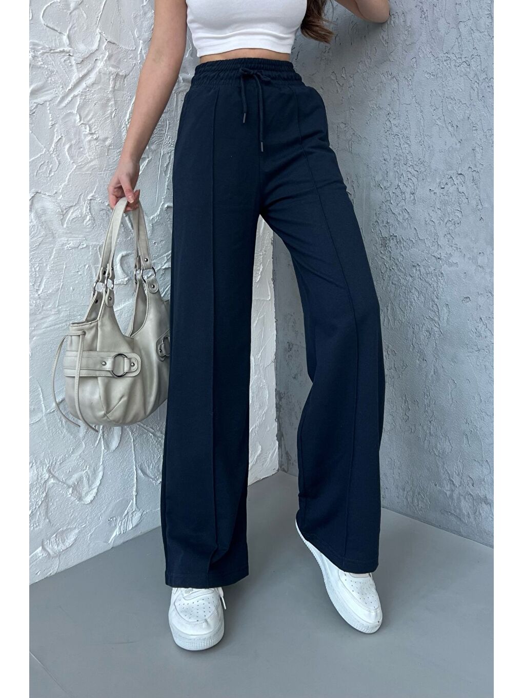 Kadın Mevsimlik Salaş Geniş Paça Yüksek Bel Lacivert Eşofman Altı-1