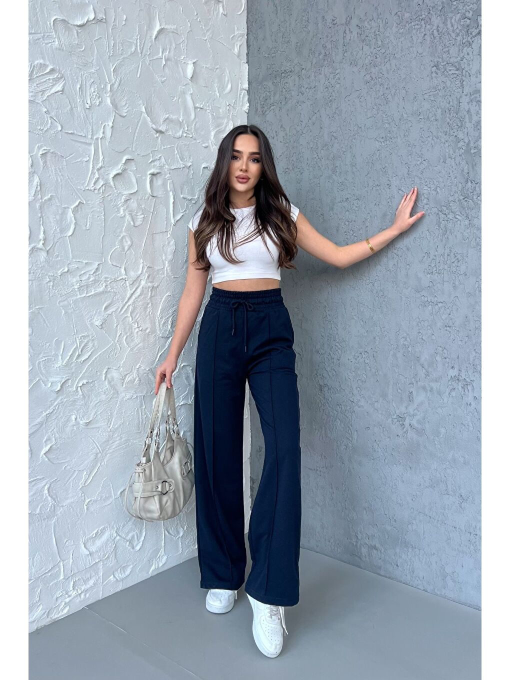 Kadın Mevsimlik Salaş Geniş Paça Yüksek Bel Lacivert Eşofman Altı-3
