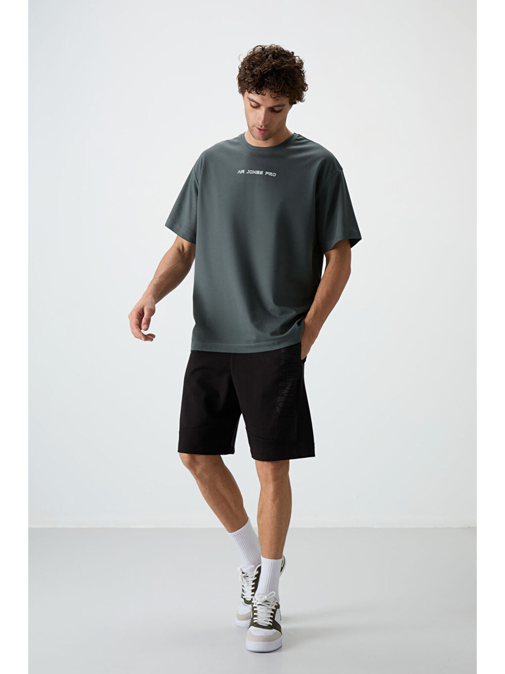 Haki Pamuklu Kalın Yüzeyi Dokulu  Fit  Baskılı Erkek Tişört - 88364-2