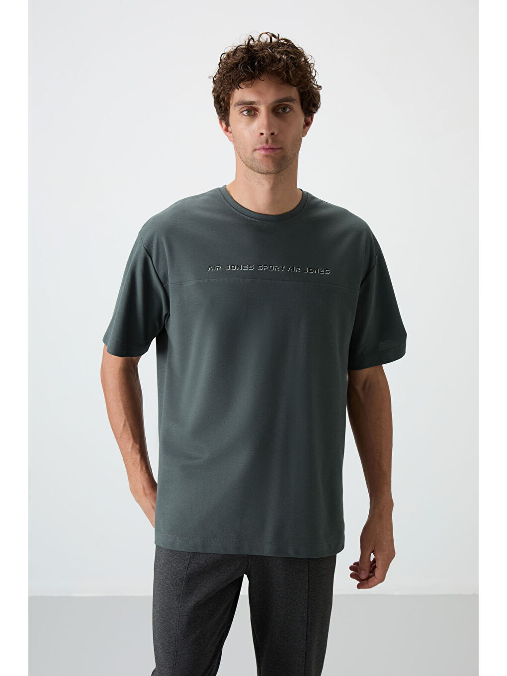 Haki Pamuklu Kalın Yüzeyi Dokulu  Fit  Baskılı Erkek Tişört - 88371