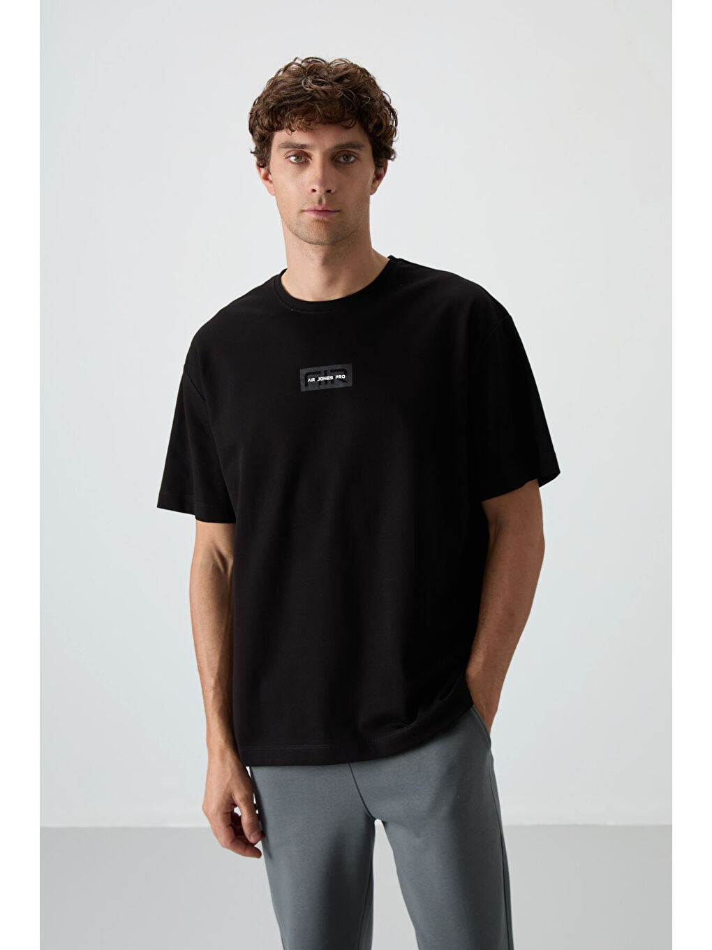 Siyah Pamuklu Kalın Yüzeyi Dokulu  Fit  Baskılı Erkek Tişört - 88367-3