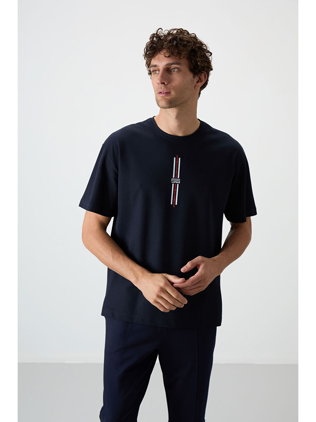Lacivert Pamuklu Kalın Yüzeyi Dokulu  Fit  Baskılı Erkek Tişört - 88366