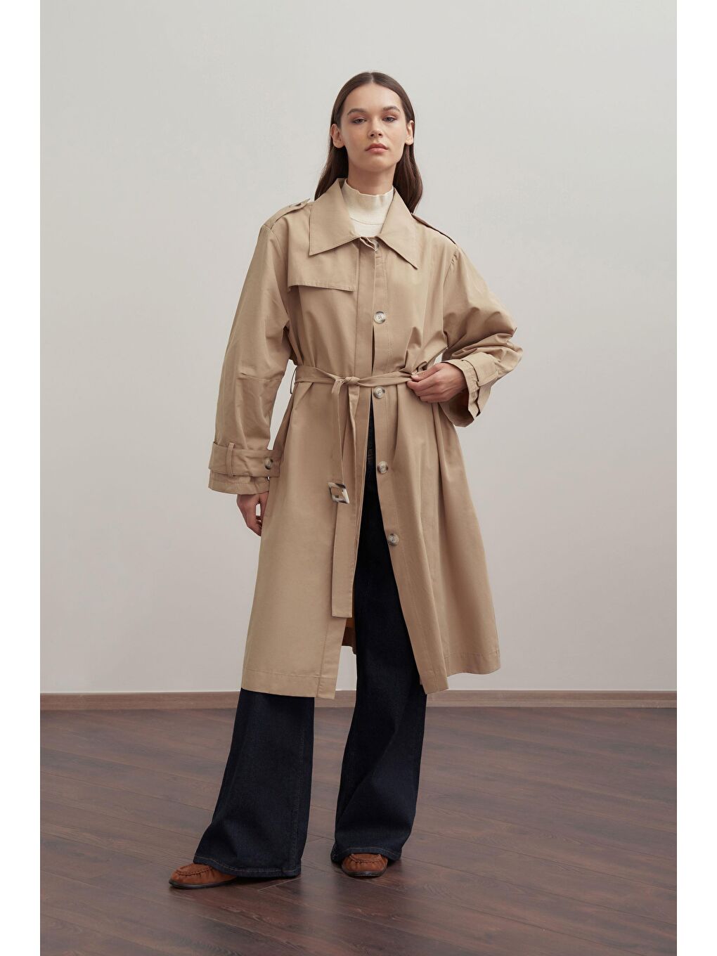 Bej-Kemerli Cepli Rüzgarlıklı Trençkot