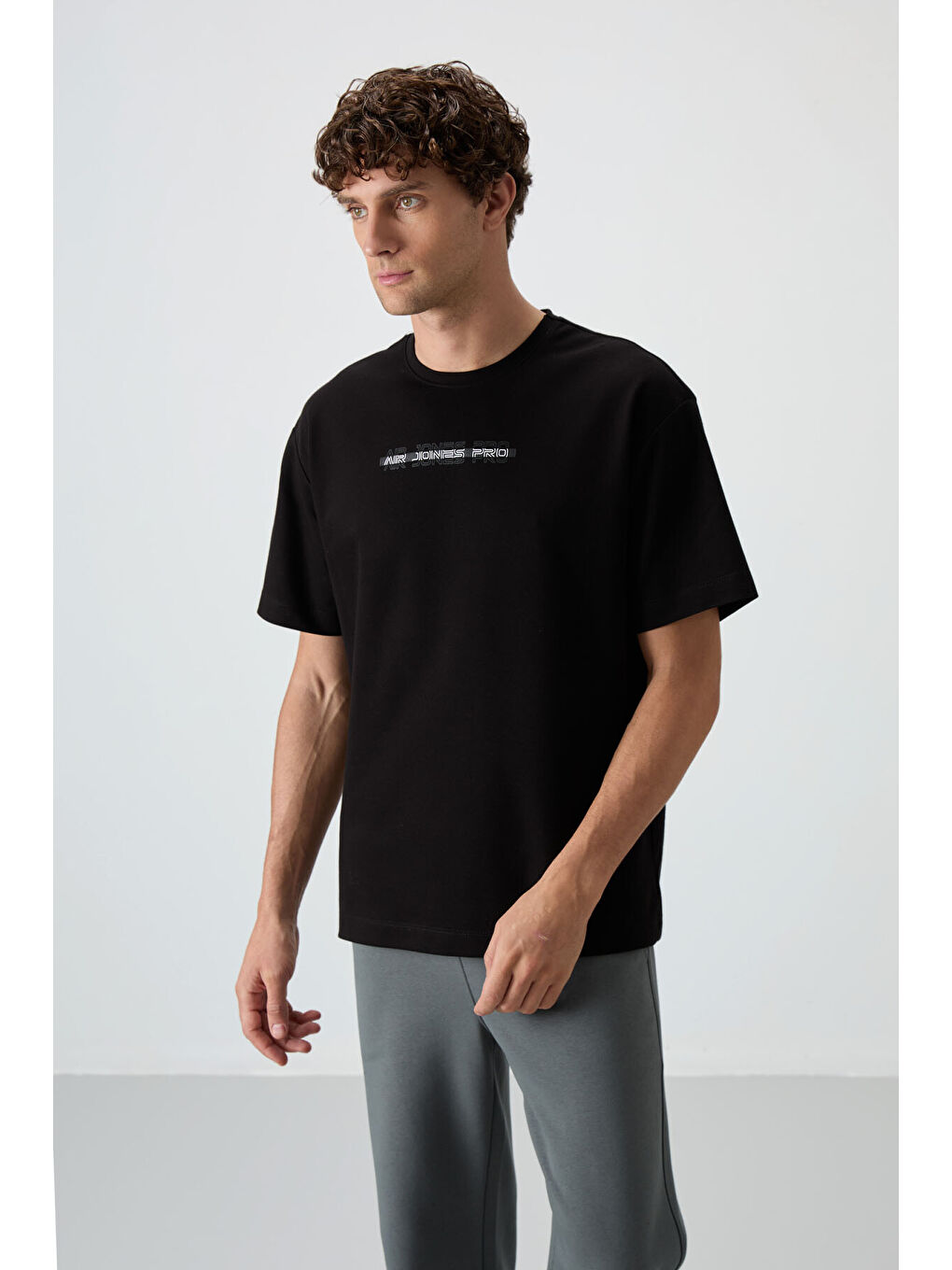 Siyah Pamuklu Kalın Yüzeyi Dokulu  Fit  Baskılı Erkek Tişört - 88365-2