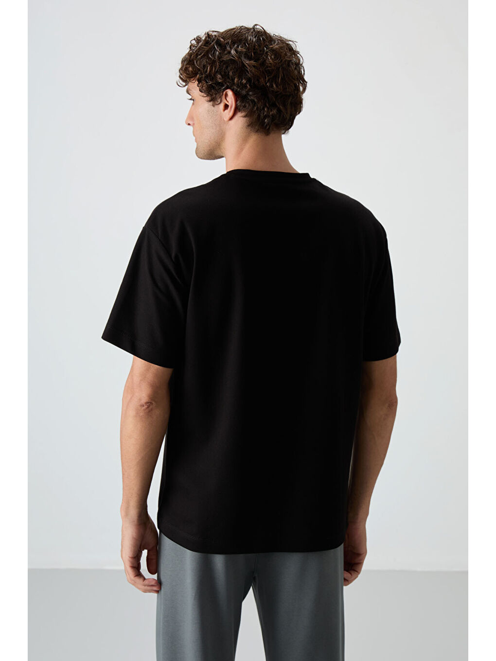 Siyah Pamuklu Kalın Yüzeyi Dokulu  Fit  Baskılı Erkek Tişört - 88365-3