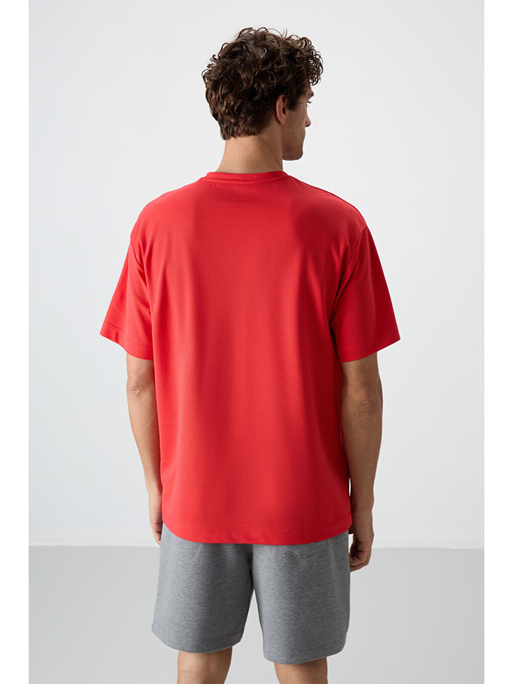 Kırmızı Pamuklu Kalın Yüzeyi Dokulu  Fit  Baskılı Erkek Tişört-4