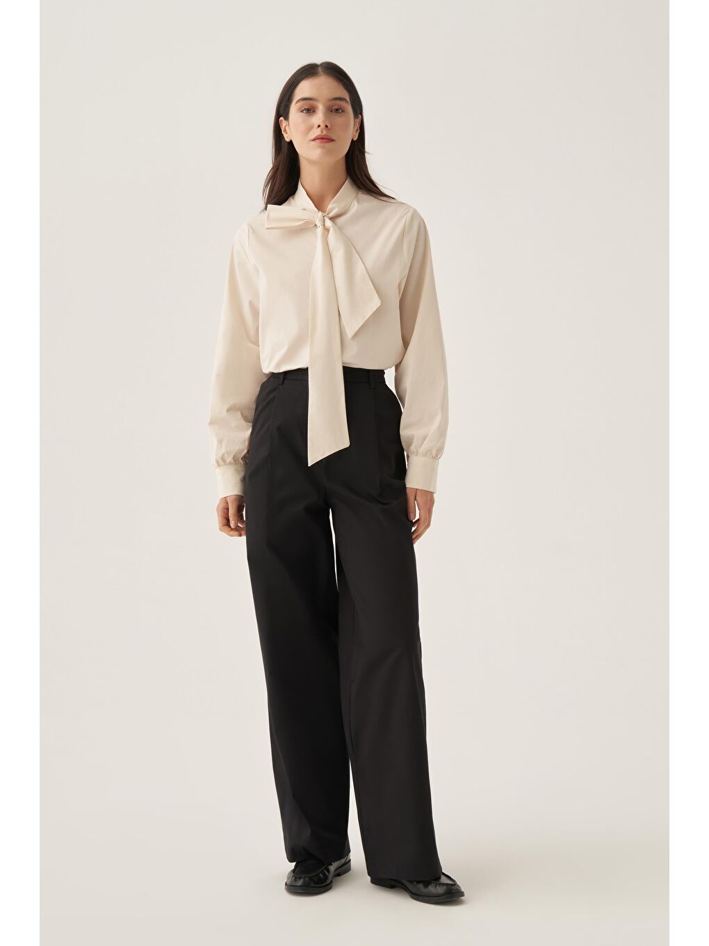 Siyah-Pileli Geniş Paça Pantolon-1