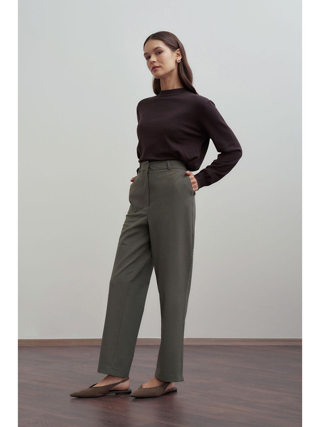 Haki-Paçası Yırtmaçlı Havuç Pantolon-1