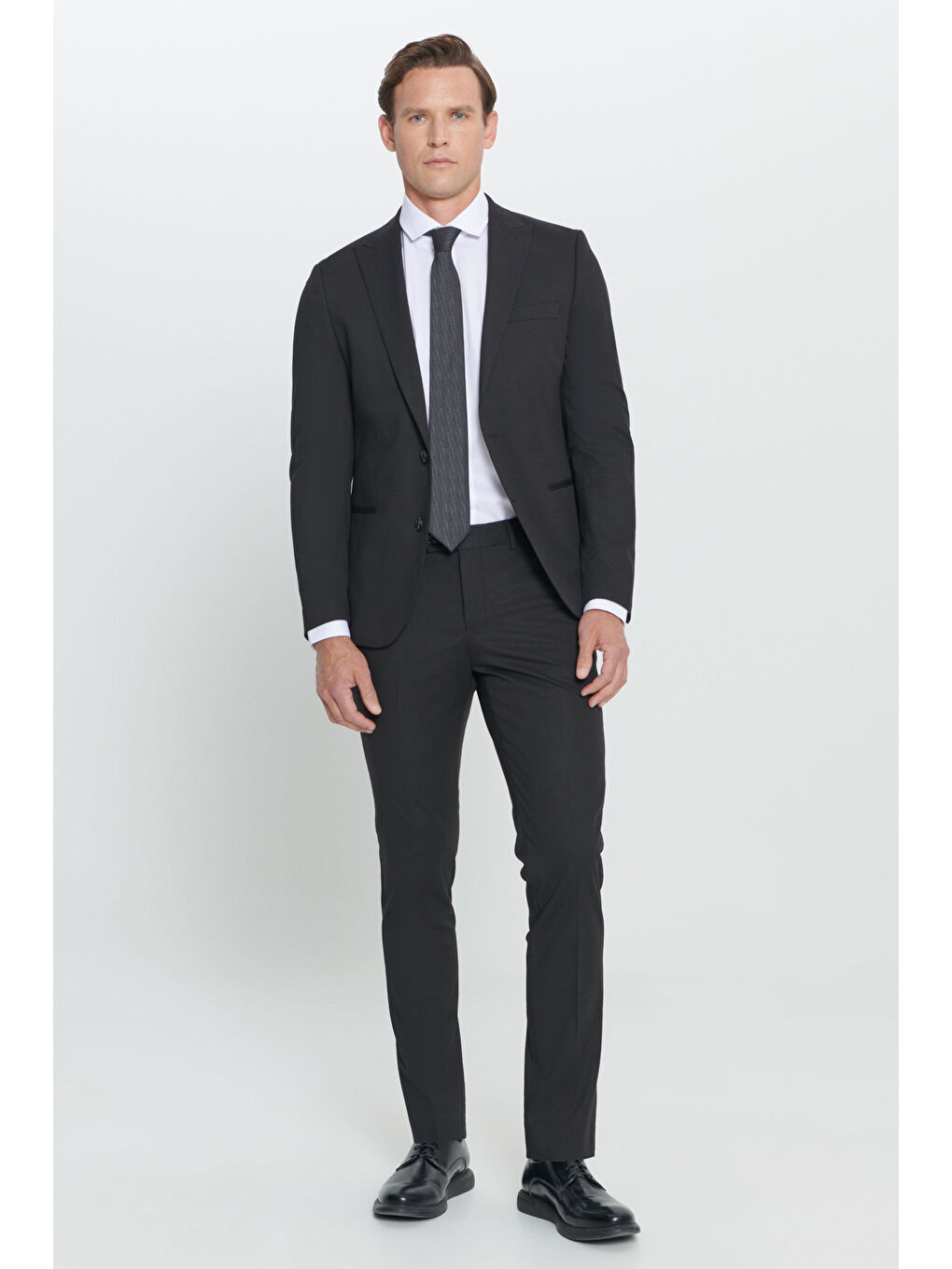 Erkek Siyah Ekstra Slim Fit Dar Kesim Kırlangıç Yaka Takım Elbise-4