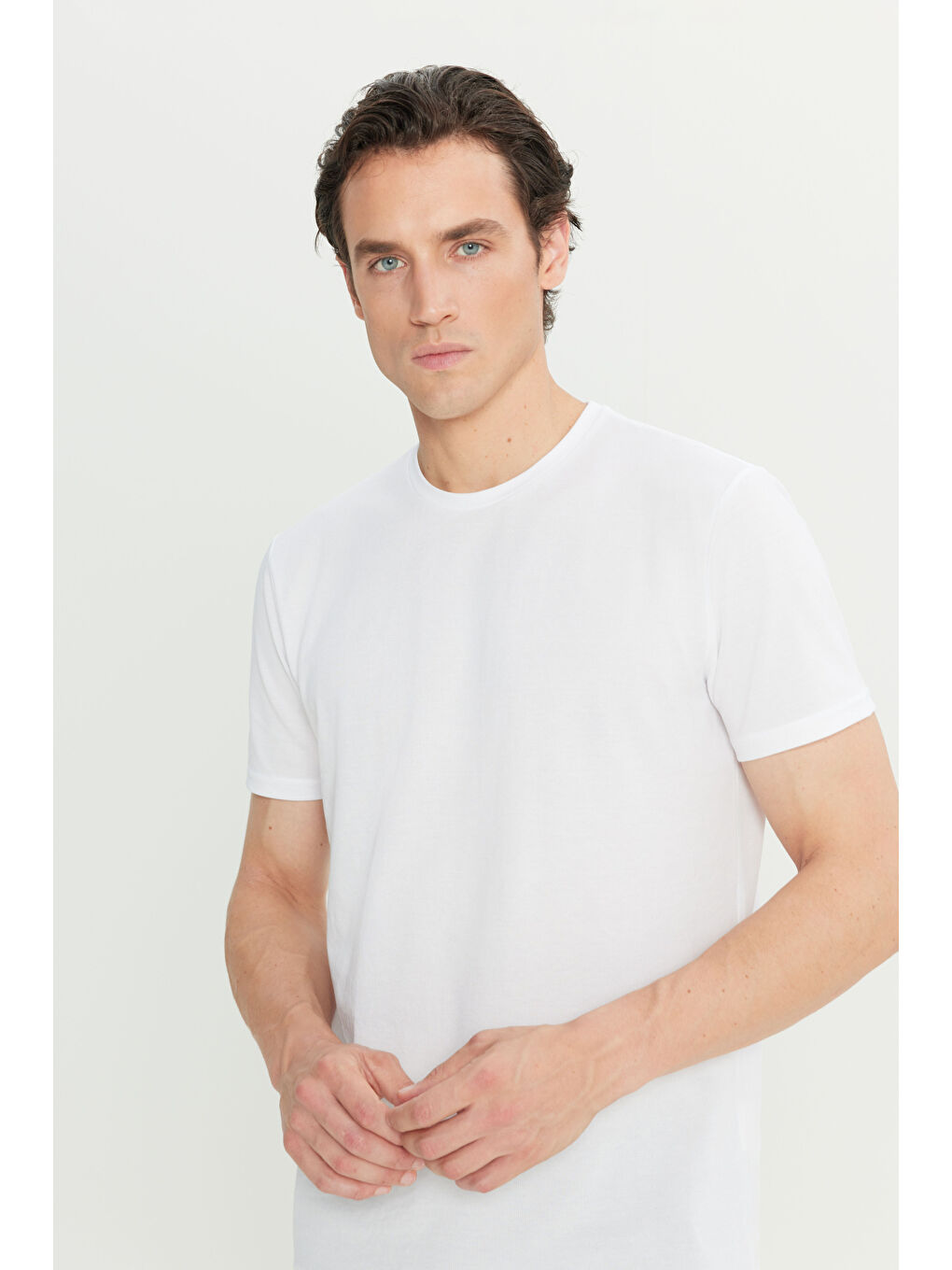 Erkek Beyaz Pamuklu Slim Fit Dar Kesim Bisiklet Yaka Tişört-4