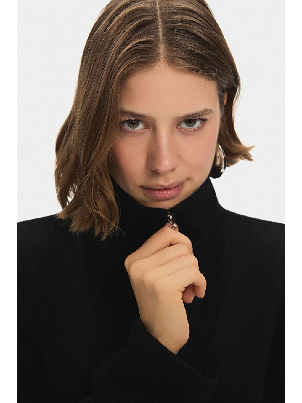 Siyah Kadın Normal Kalıp Fermuar Detaylı Dik Yaka Çizgili Triko Kazak-2