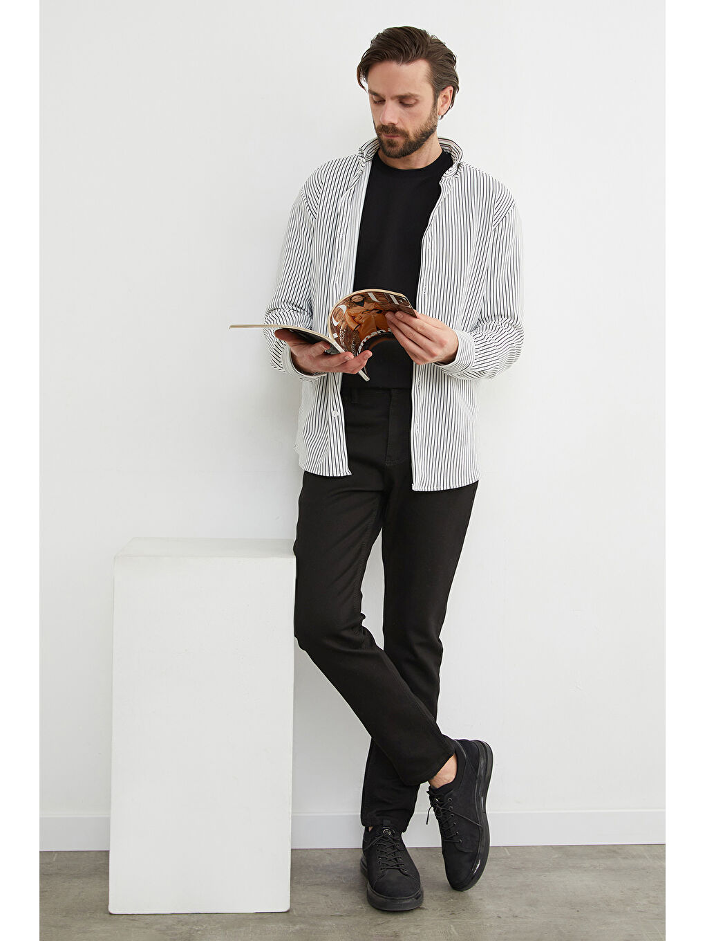 Siyah Fermuarlı Slim Fit Jean