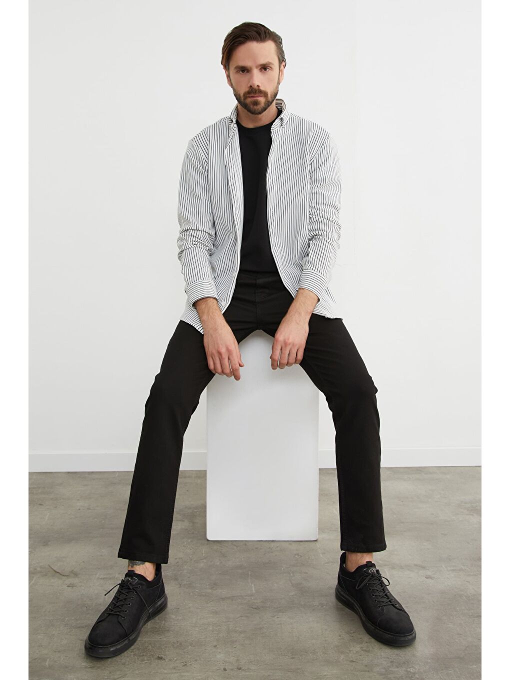 Siyah Fermuarlı Slim Fit Jean-2