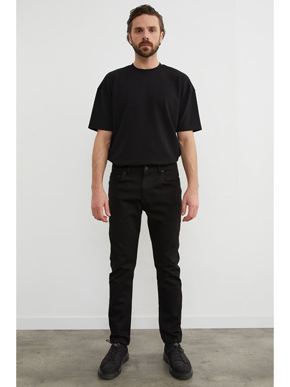 Siyah Fermuarlı Slim Fit Jean-4