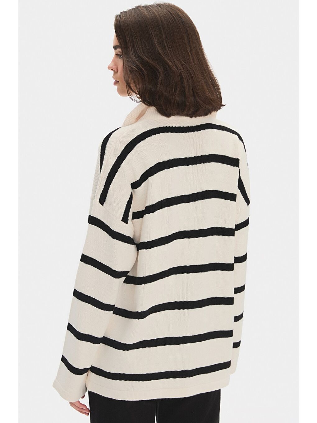 Siyah Kadın Normal Kalıp Fermuar Detaylı Dik Yaka Çizgili Triko Kazak-4