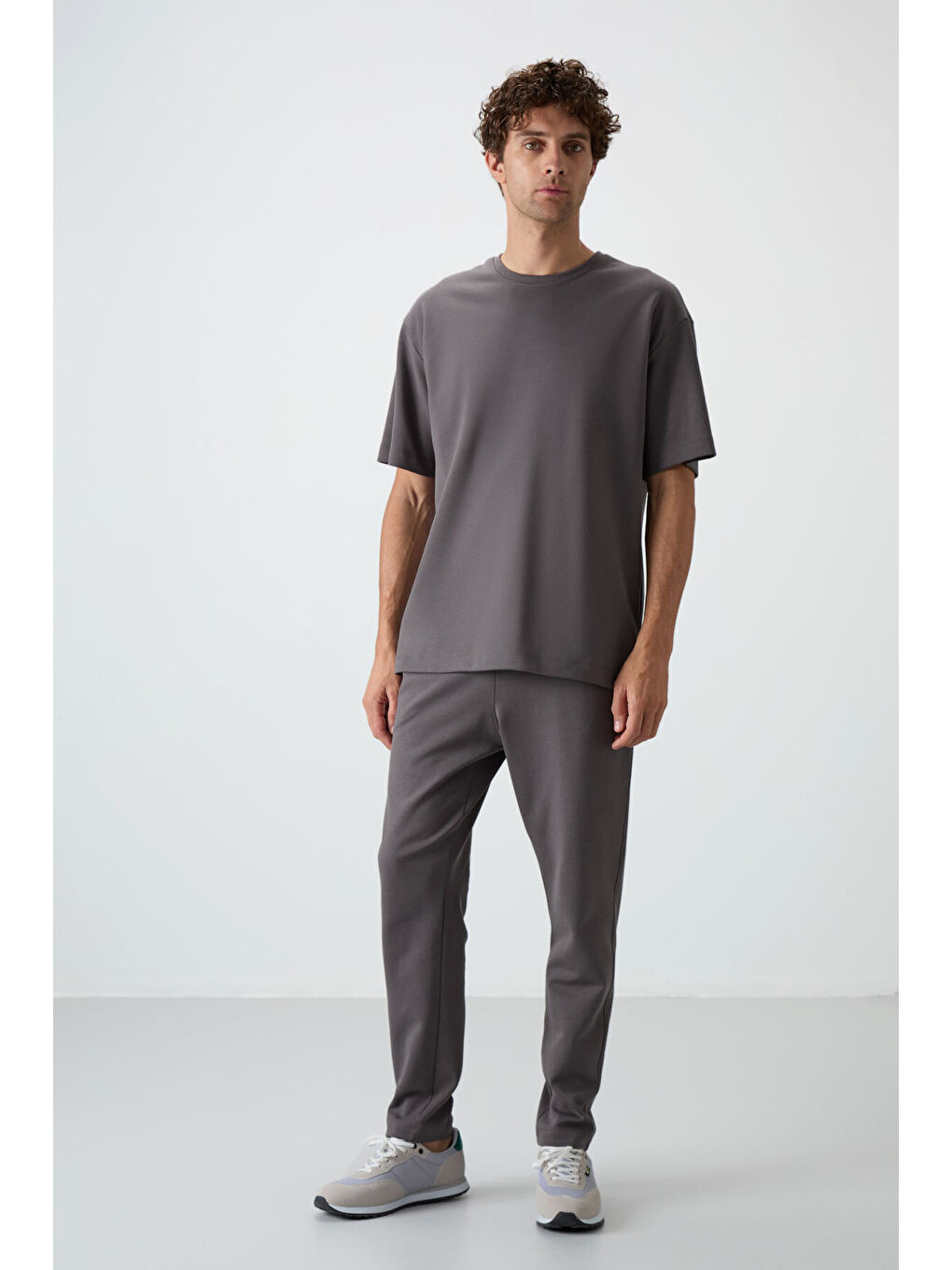 Koyu Gri Pamuklu Kalın Yumuşak Dokulu  Fit Basic Erkek Eşofman Takım - 85251-2