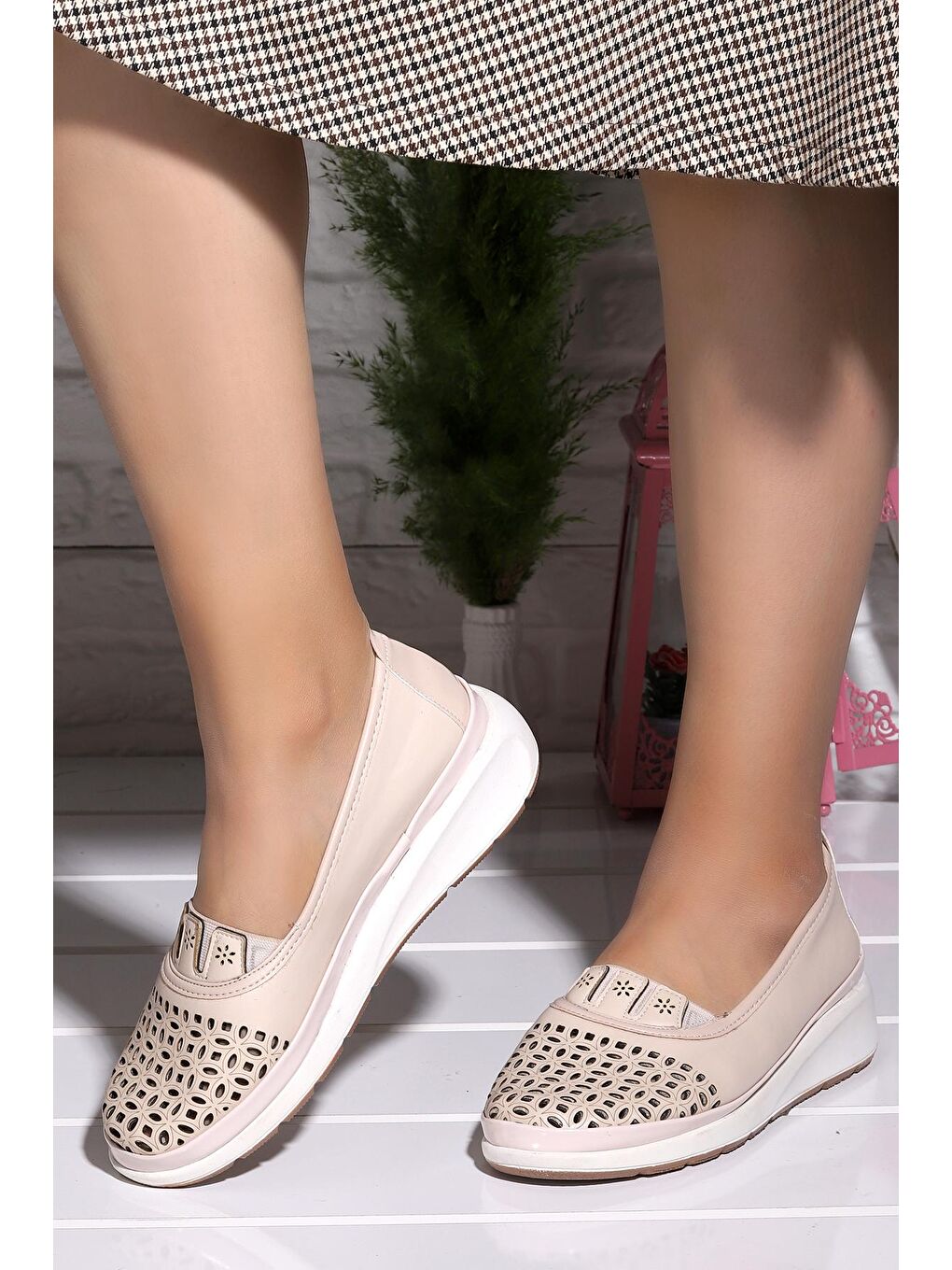 Ekru Lazer Kesim Kadın Günlük Babet Ayakkabı Cns 1023-2