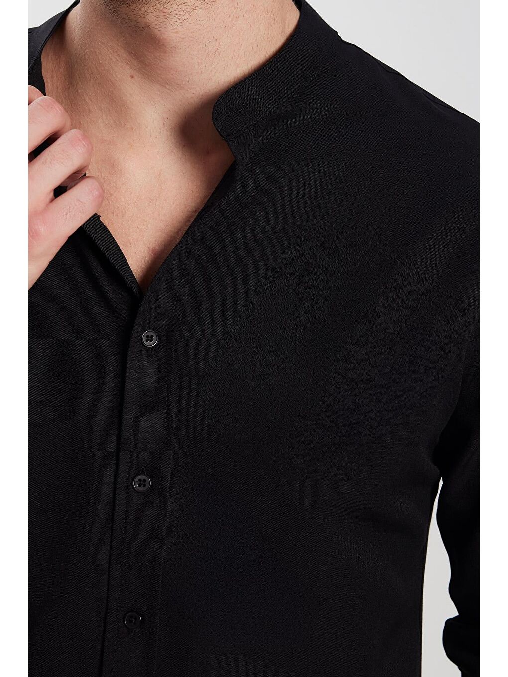 Erkek Slim Fit Dar Kesim Pamuklu Kolay Ütü Siyah Hakim Yaka Gömlek-2