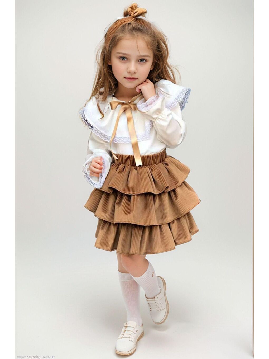 Beyaz Kız Çocuk Üstü Volanlı Dantel İşlemeli Fırfırlı Taba Etekli Takım-3