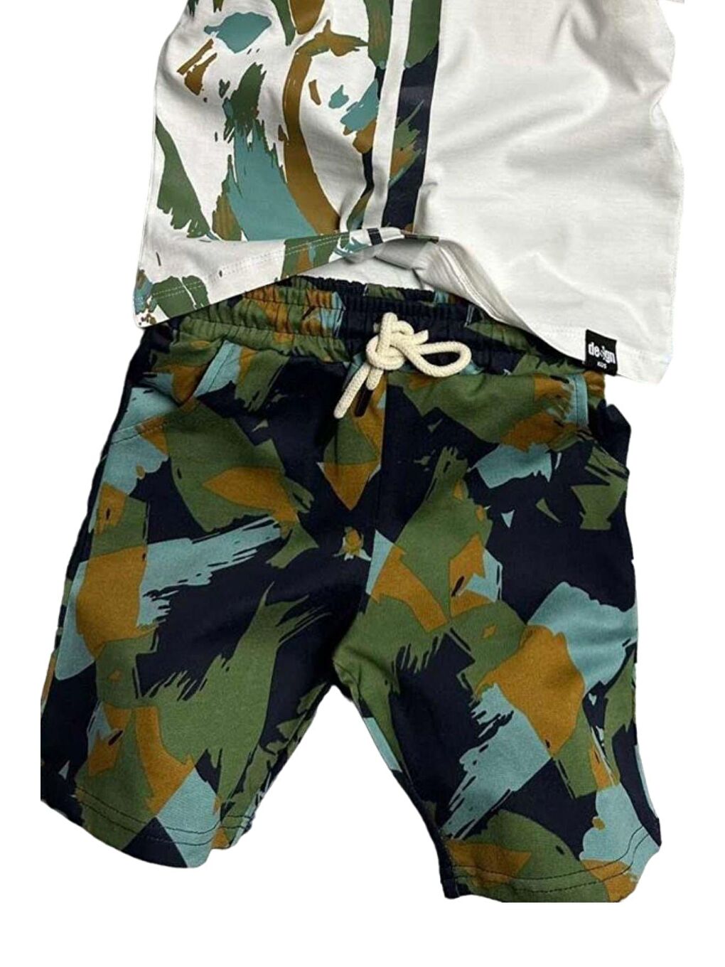 Erkek Çocuk Happy Yazı ve Kamuflaj Desenli Cepli Yeşil Şortlu Takım-2