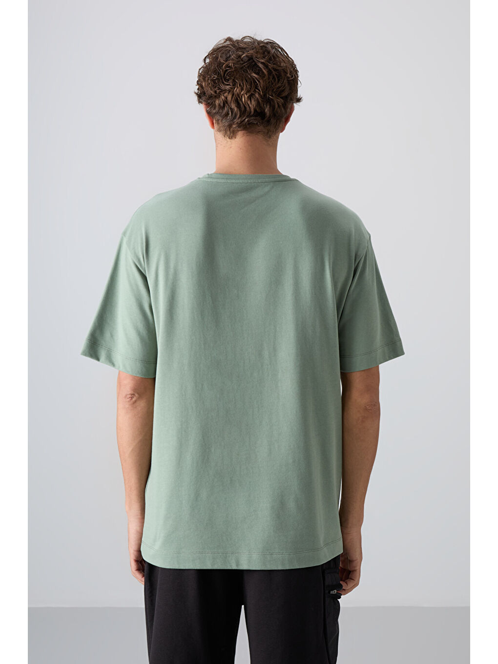 Açık Yeşil Pamuklu Kalın Yumuşak Dokulu Oversize Fit Baskılı Erkek Tişört - 88331-4