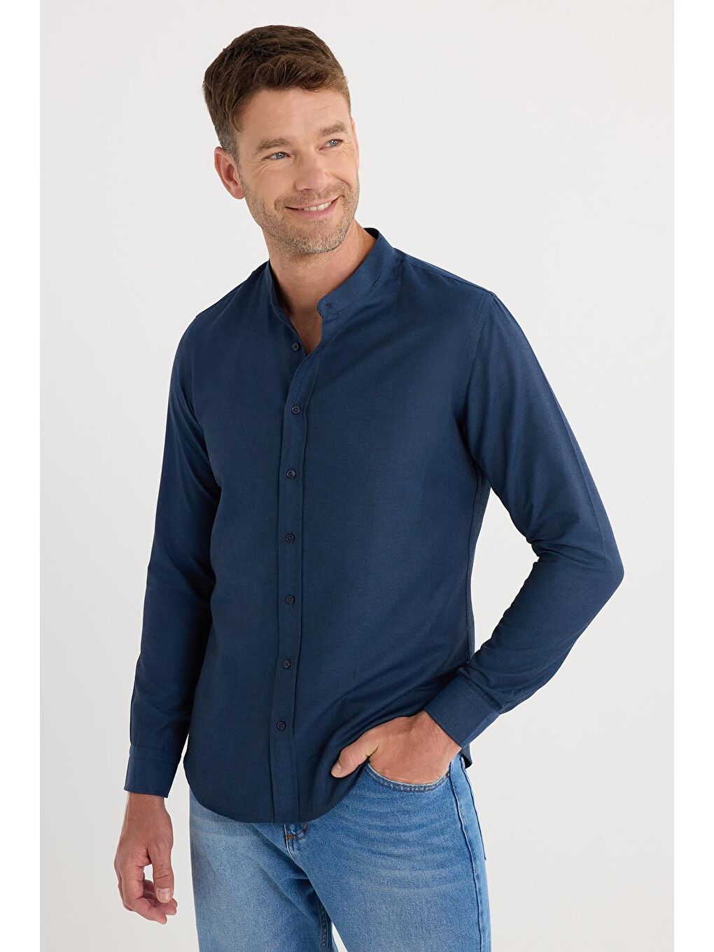 Erkek Slim Fit Dar Kesim Pamuklu Kolay Ütü Lacivert Hakim Yaka Gömlek