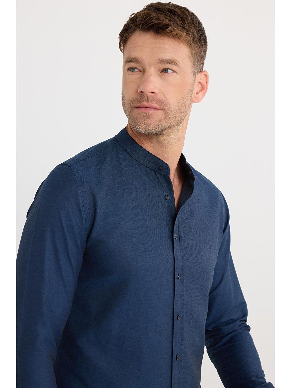 Erkek Slim Fit Dar Kesim Pamuklu Kolay Ütü Lacivert Hakim Yaka Gömlek-1