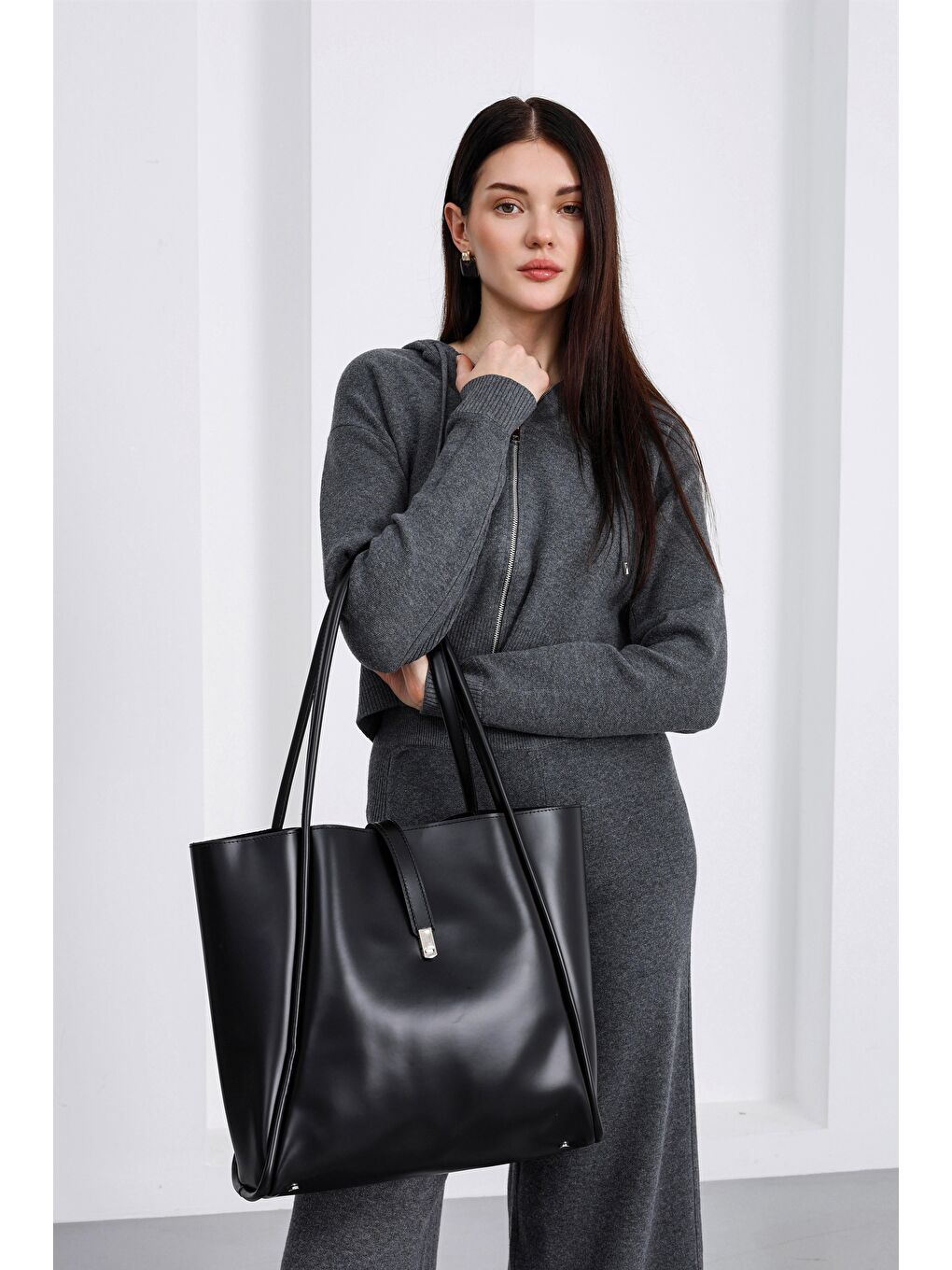 Chester Kilitli Omuz Çantası Siyah-3