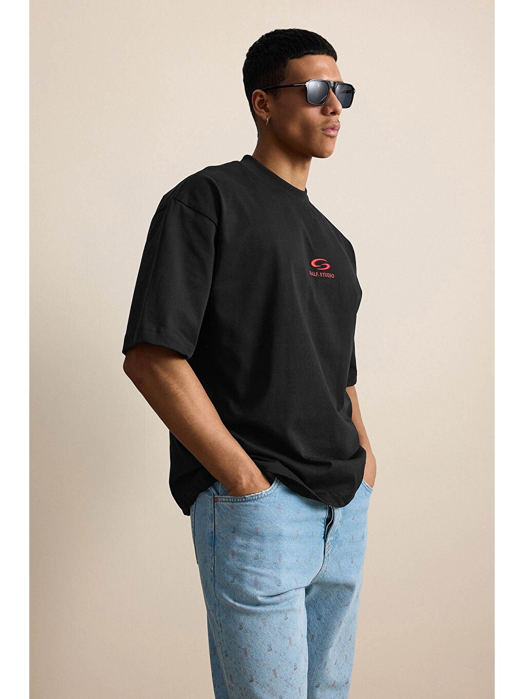 Erkek Oversize Basic Minimal Logo Nakışlı Tişört Siyah-5