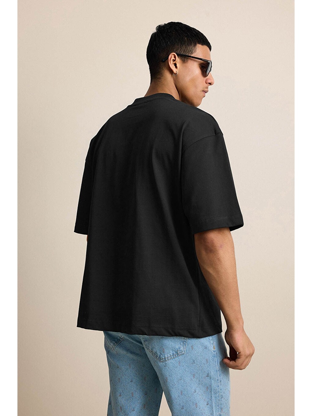 Erkek Oversize Basic Minimal Logo Nakışlı Tişört Siyah-6