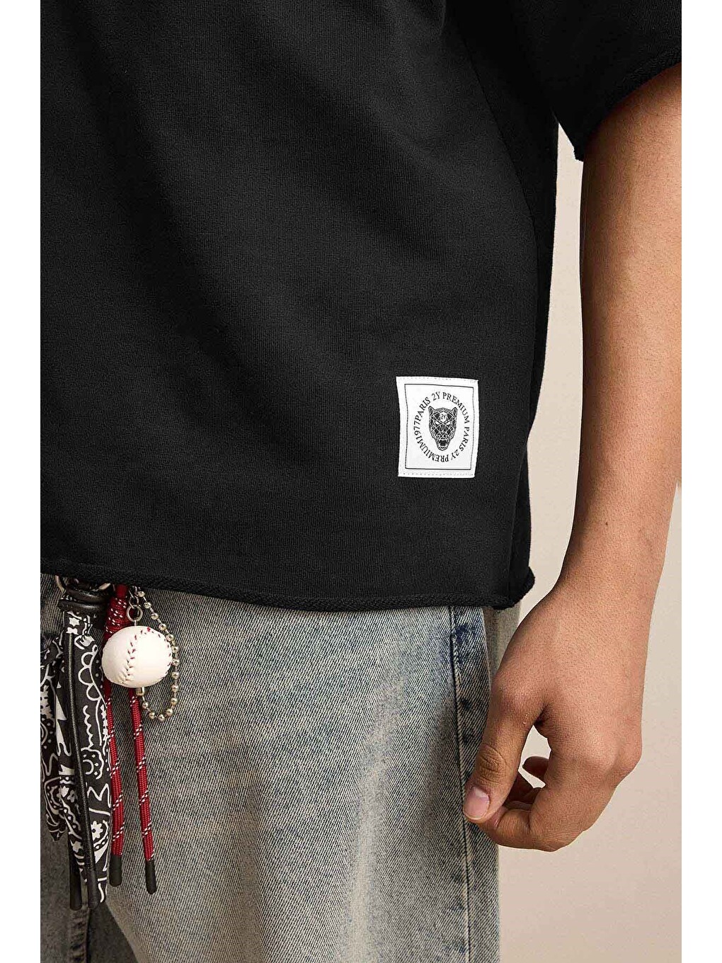 Erkek Oversize Püskül Detaylı Basic Örme Tişört Siyah-6