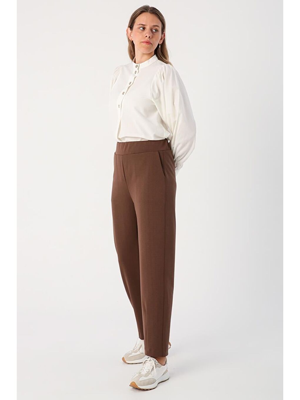 Kahverengi Kahve-Paçası Pensli Elastanlı Rahat Kalıp Pantolon-2