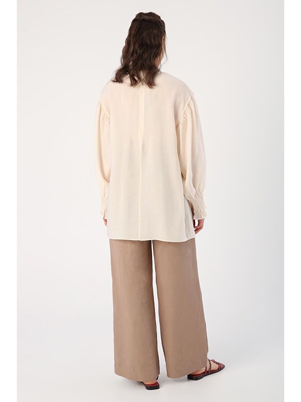 Ekru-Gipe Lastik Kol Detaylı Bisiklet Yaka Tunik-3