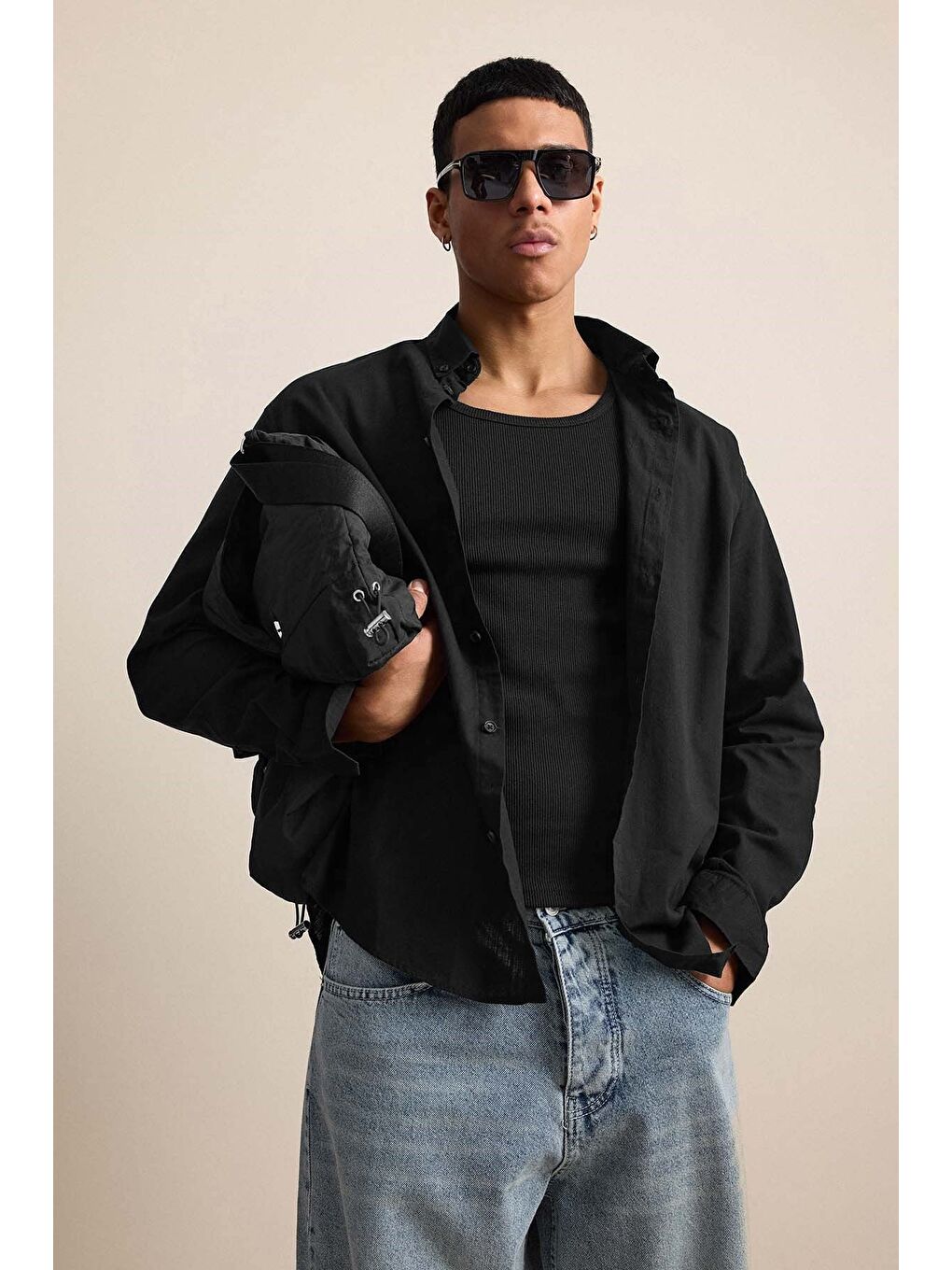 Erkek Relax Fit Rahat Kesim İnce Gömlek Siyah-4