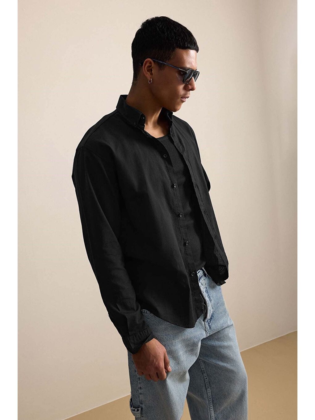 Erkek Relax Fit Rahat Kesim İnce Gömlek Siyah-5