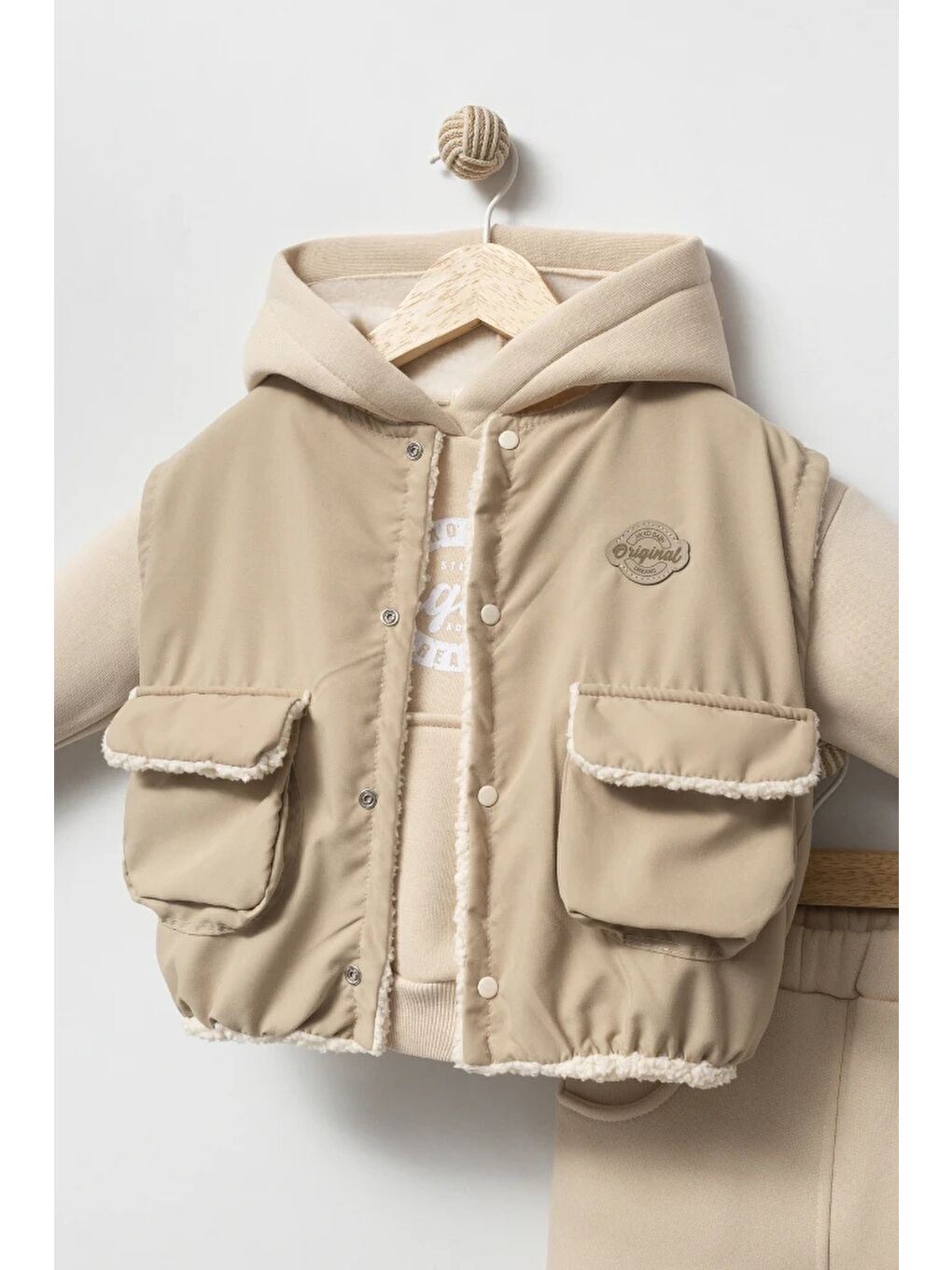 Bej Kapüşonlu Yelekli 3’lü Unisex Bebek Takım 8173-3