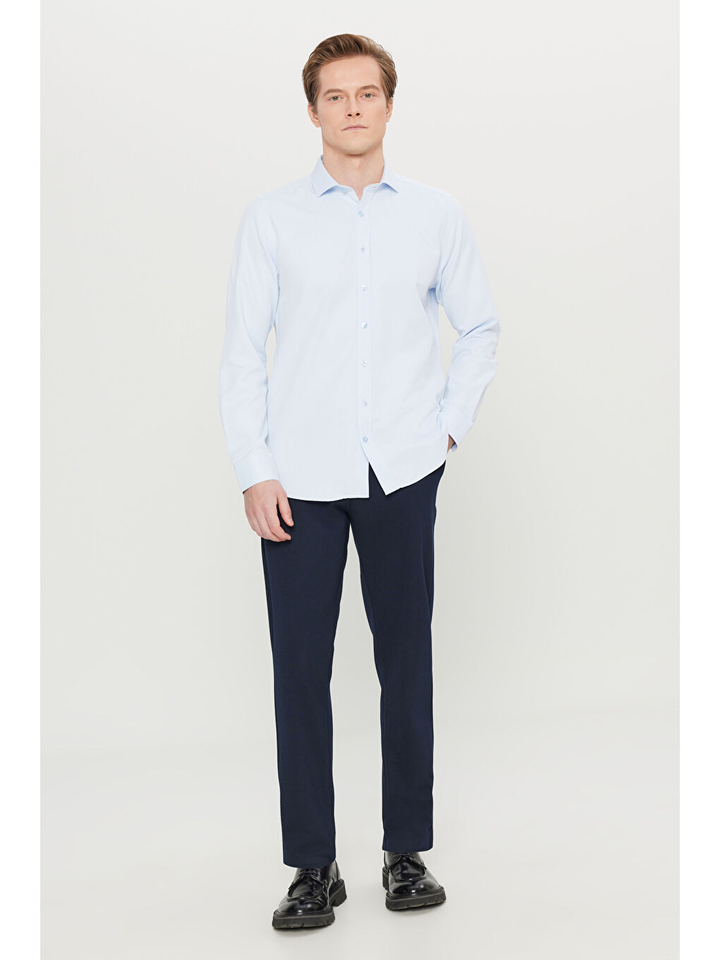 Erkek Mavi Kolay Ütülenebilir Slim Fit Dar Kesim İtalyan Yaka Armürlü Basic Gömlek-1