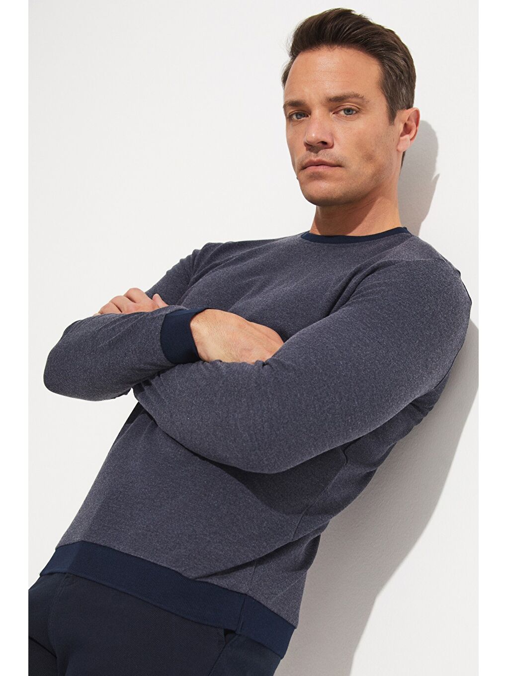 Lacivert Bisiklet Yaka Uzun Kollu Basic Erkek Sweatshirt-3