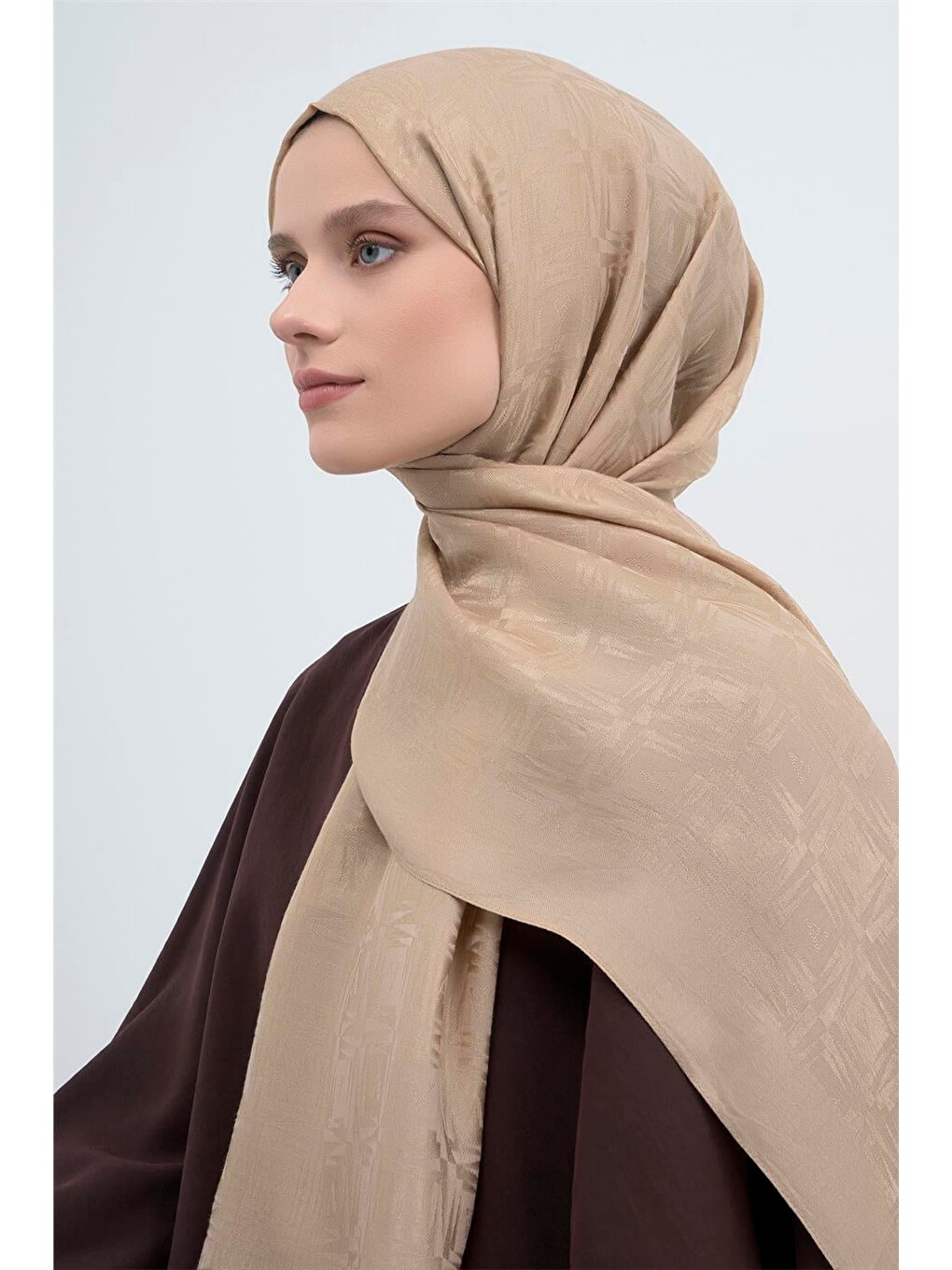 Kahverengi Lyocell Naia Kare Monogram Şal 6 04-2