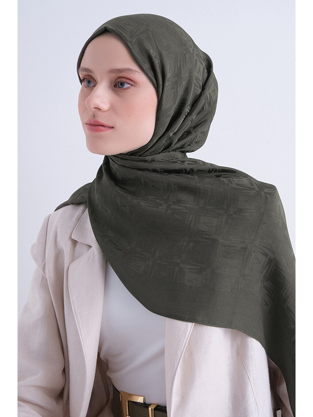 Gri Lyocell Naia Kare Monogram Şal 6 18-2