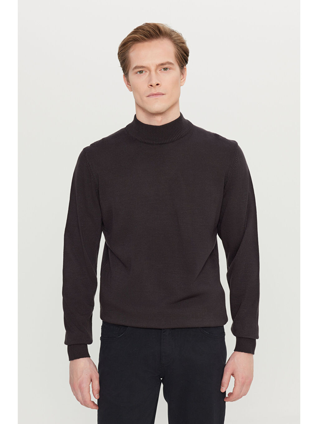 Erkek Kahverengi Tüylenme Yapmayan Anti-Pilling Standart Fit Yarım Balıkçı Yaka Triko Kazak