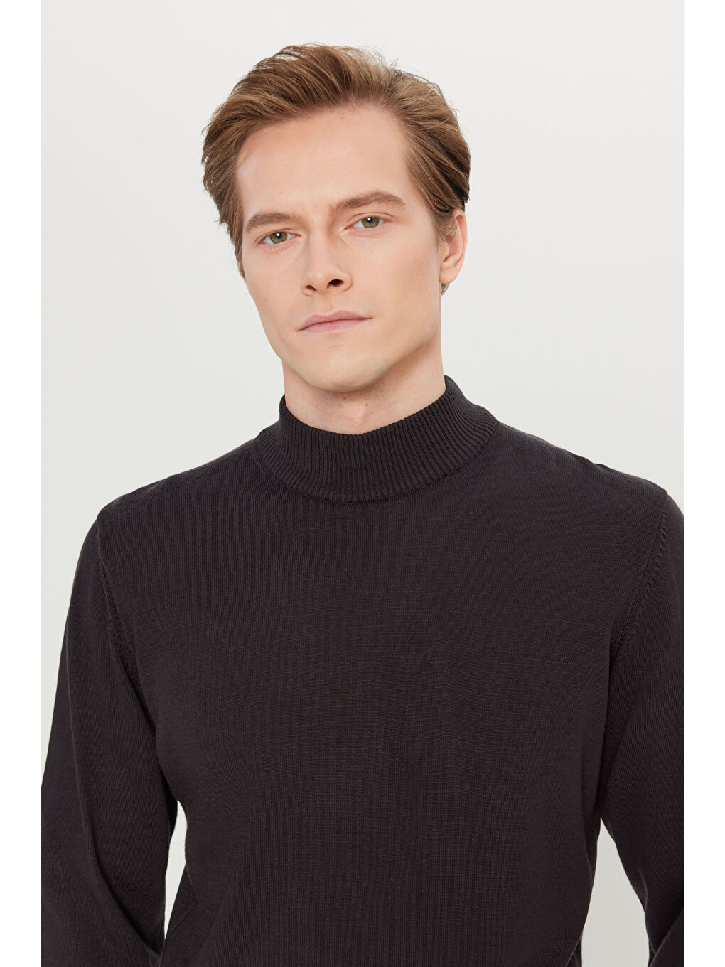 Erkek Kahverengi Tüylenme Yapmayan Anti-Pilling Standart Fit Yarım Balıkçı Yaka Triko Kazak-3