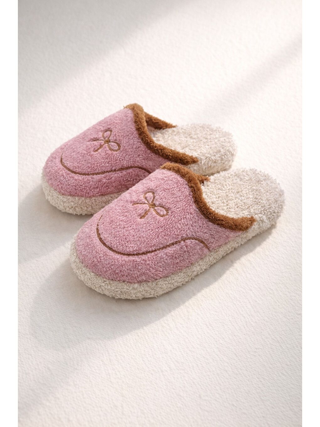 Pembe AMORE Kapalı Kadın Ev Terliği Günlük Rahat Kışlık Terlik