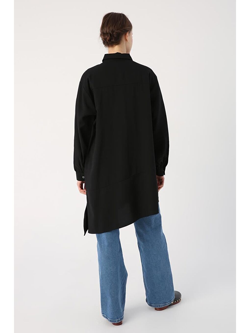Siyah Eteği Asimetrik Yırtmaçlı Gömlek Yaka Tunik-3