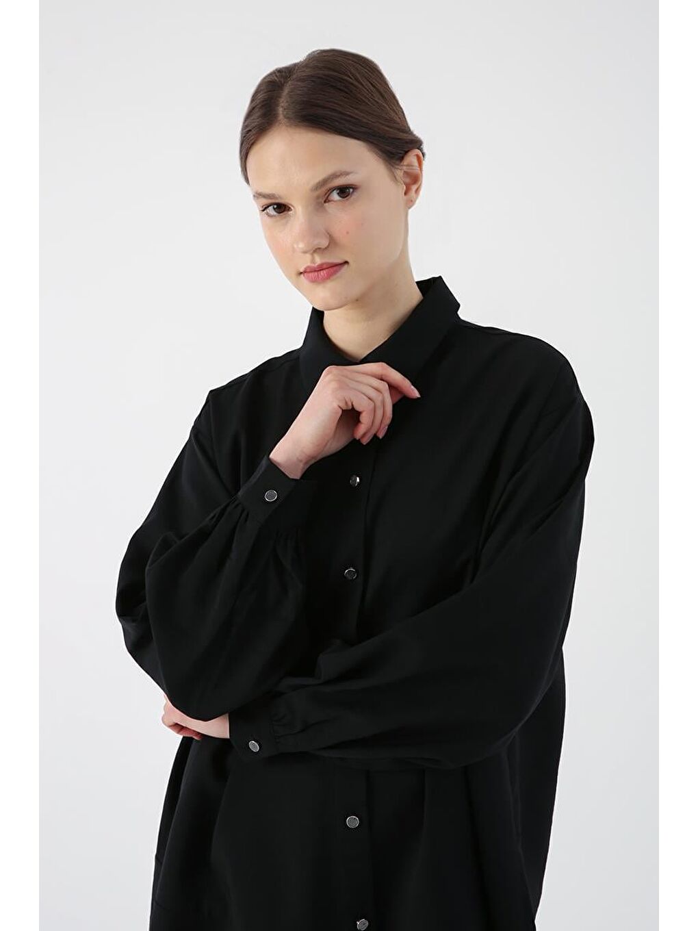 Siyah Eteği Asimetrik Yırtmaçlı Gömlek Yaka Tunik-4