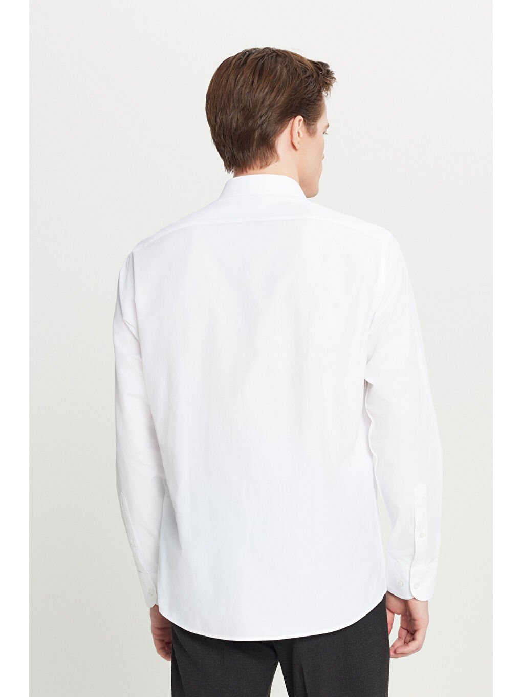 Erkek Beyaz Kolay Ütülenebilir Non-Iron Pamuklu Comfort Fit Geniş Kesim Klasik Yaka Gömlek-5