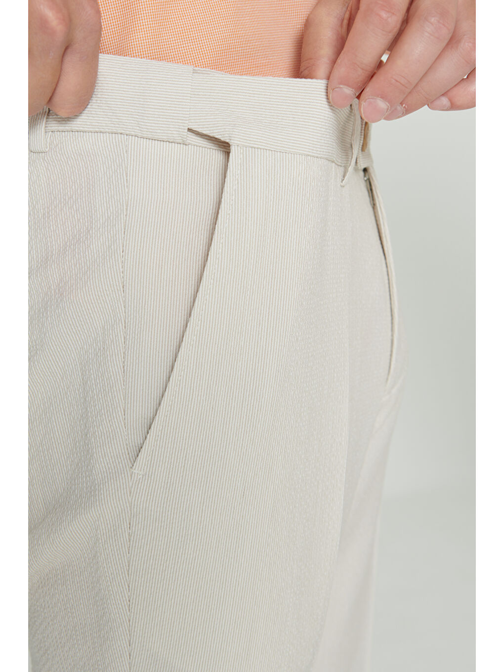 Erkek Bej Slim Fit Dar Kesim Kırışmaz Kumaş Gofre Desenli Beli Lastikli Pantolon-4