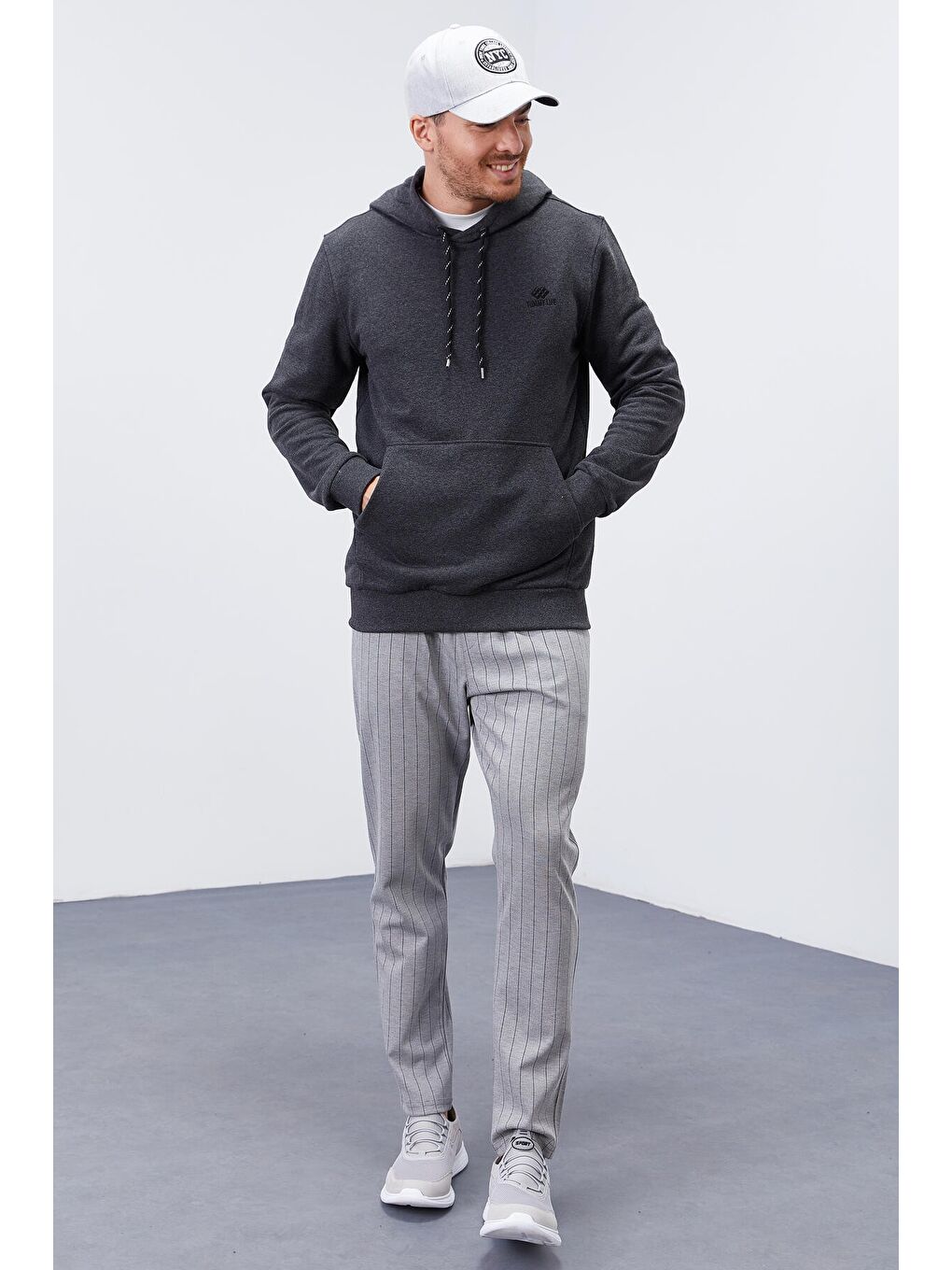 Antrasit Melanj Kanguru Cep Standart Kalıp Kapüşonlu  Erkek Hoodie - 87872-1